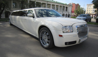 Лимузин Chrysler 300 в Благовещенске
