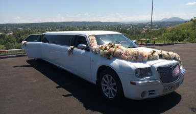 Лимузин Крайслер 300 С VIP