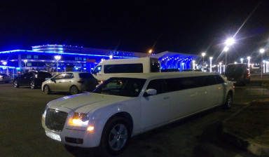 Лимузин Крайслер 300 С VIP