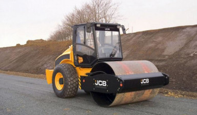 Сдаётся в аренду Каток грунтовый JCB VibroMax 132