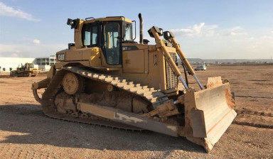Аренда CAT D6 бульдозера с рыхлителем.