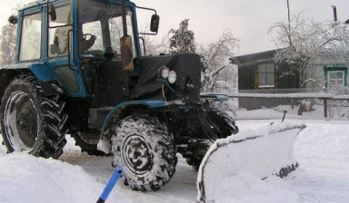 Услуги трактора мтз 82 отвал+щетка.Чистка снега в Пензе