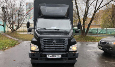 Доставка грузов. Грузовой автопарк.