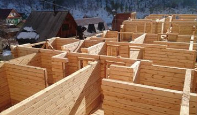 Бригада строителей в Иркутске