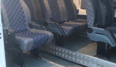Автобус заказной для перевозки пассажиров.