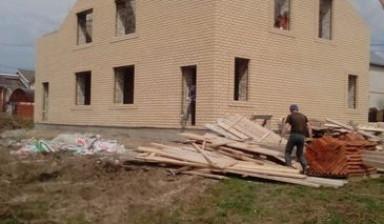 Бригада строителей в Сочи