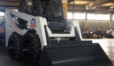 Мини погрузчик TCM в аренду kolesnye