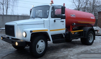 Откачка септика вакуумным ассенизатором.