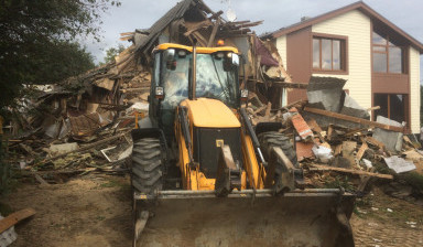 Демонтаж домов дачных домиков сараев