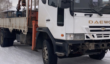 Кран-манипулятор с люлькой автовышки.