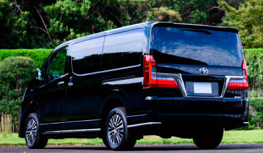Аренда с водителем Toyota Hiace VIP Москва, РФ.