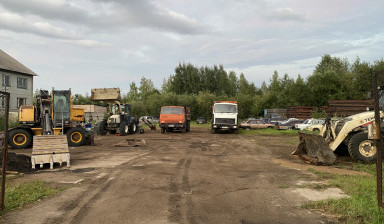 Экскаватор погрузчик. Автопарк спецтехники.