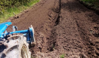 Вспашка земли мини трактором, выравнивание участка