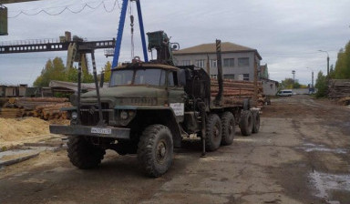 Урал лесовоз с манипулятором