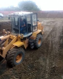 Трактор в аренду.котлован .уборка мусора