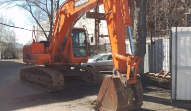 Аренда гусеничного экскаватора Москва