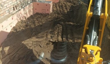 Экскаватор Погрузчик JCB услуги в Омске.