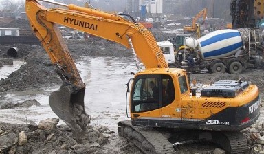 Аренда экскаватора HYUNDAI с гидромолотом.