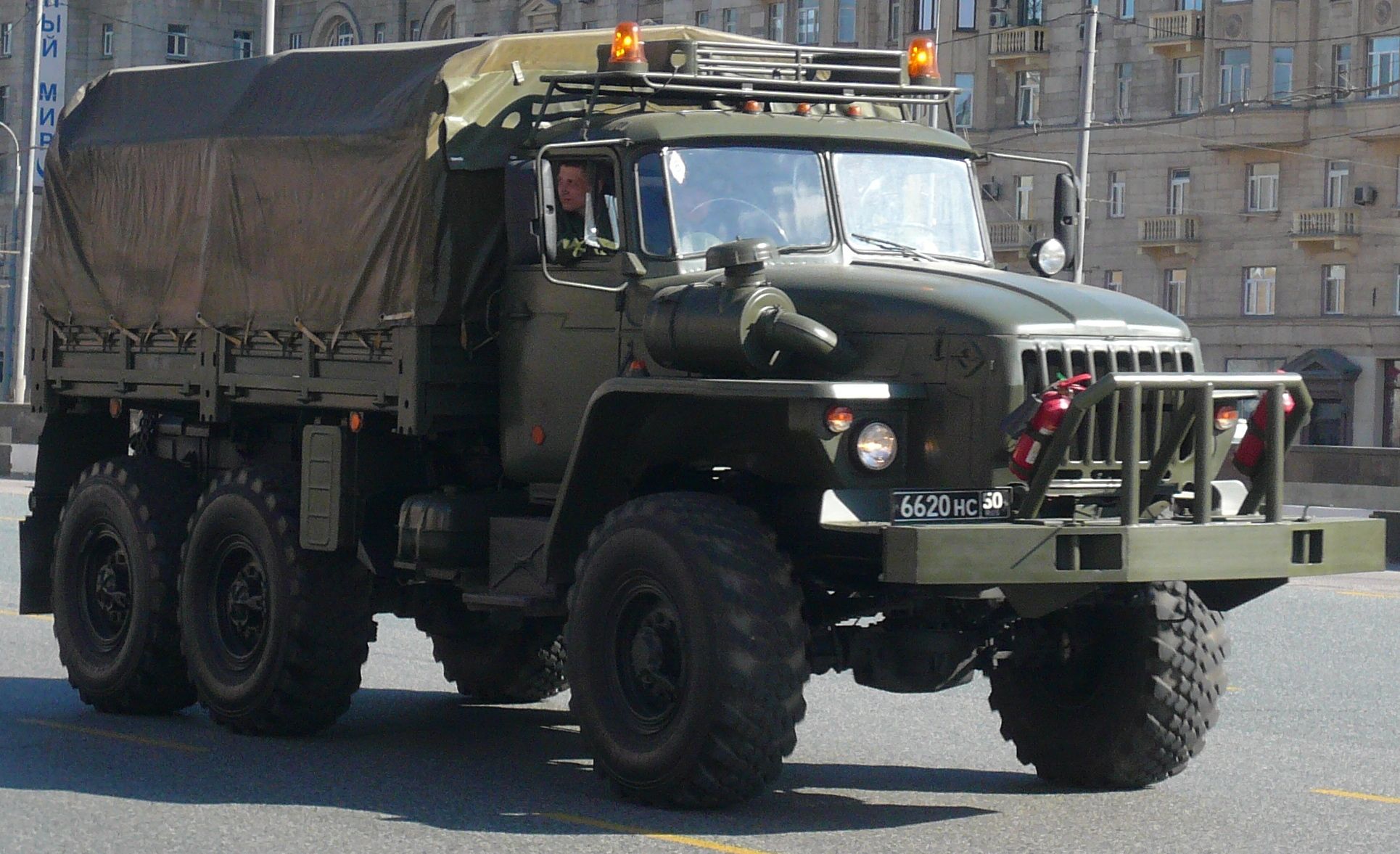 Автомобиль Урал-4320