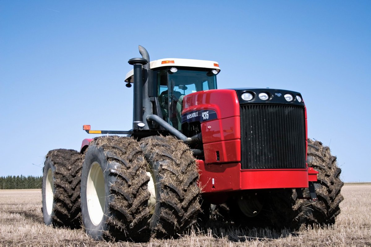 Трактор Buhler Versatile 435