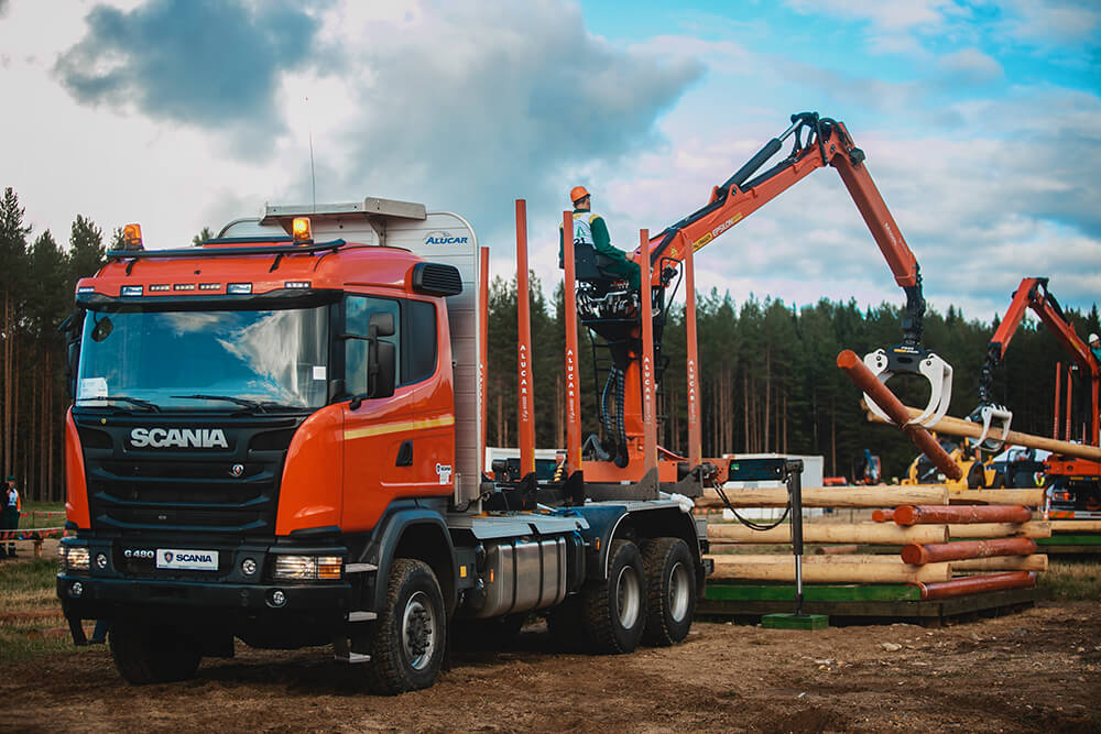 Ключевые особенности лесовозов Scania с манипулятором: