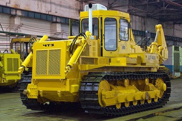 Тяжелый трактор ДЭТ-400