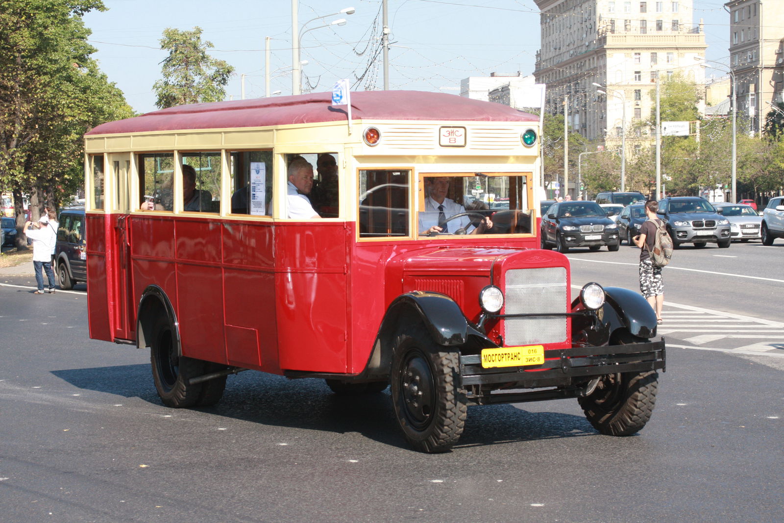 Автобус ЗИС-8