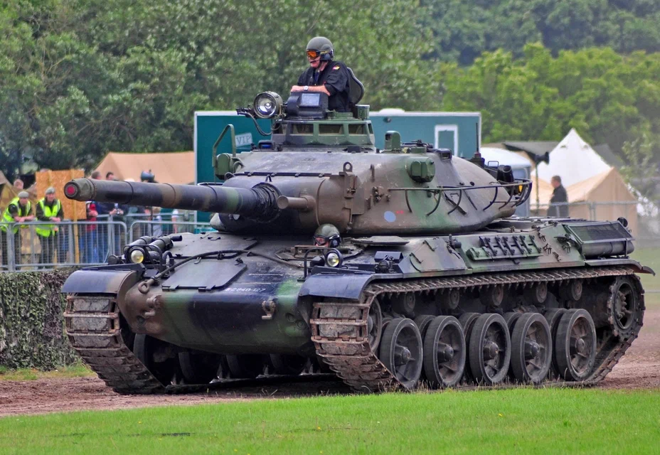 танк АМХ-30
