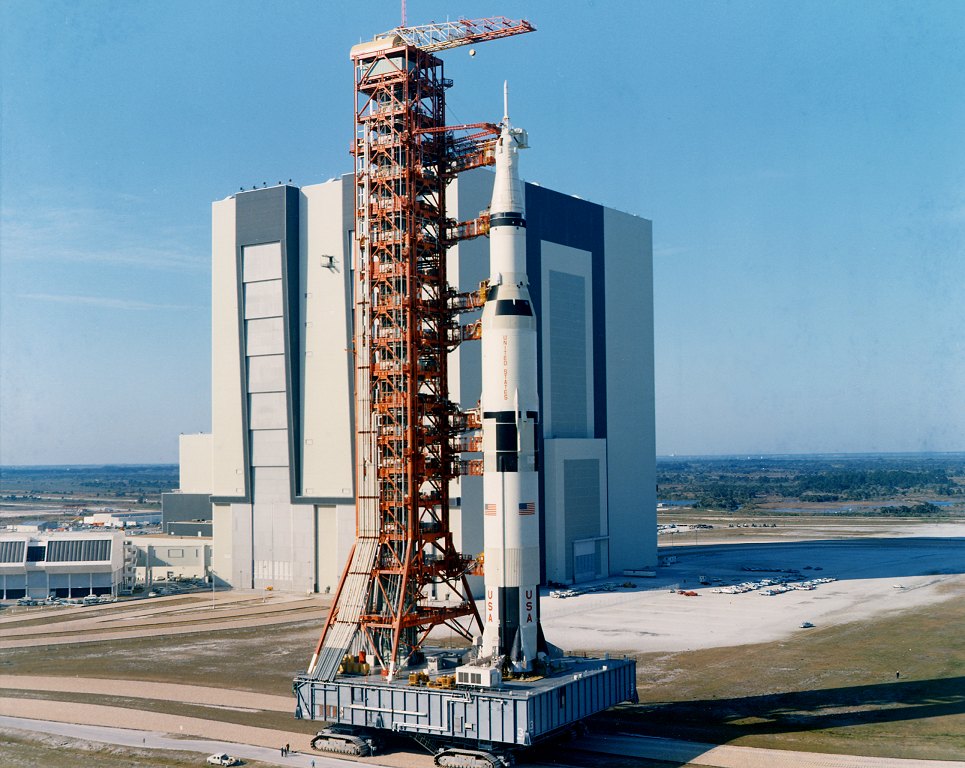 транспортировка ракеты Saturn V