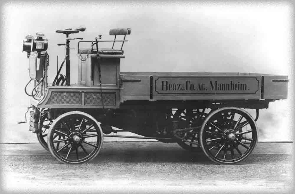 первый грузовой автомобиль